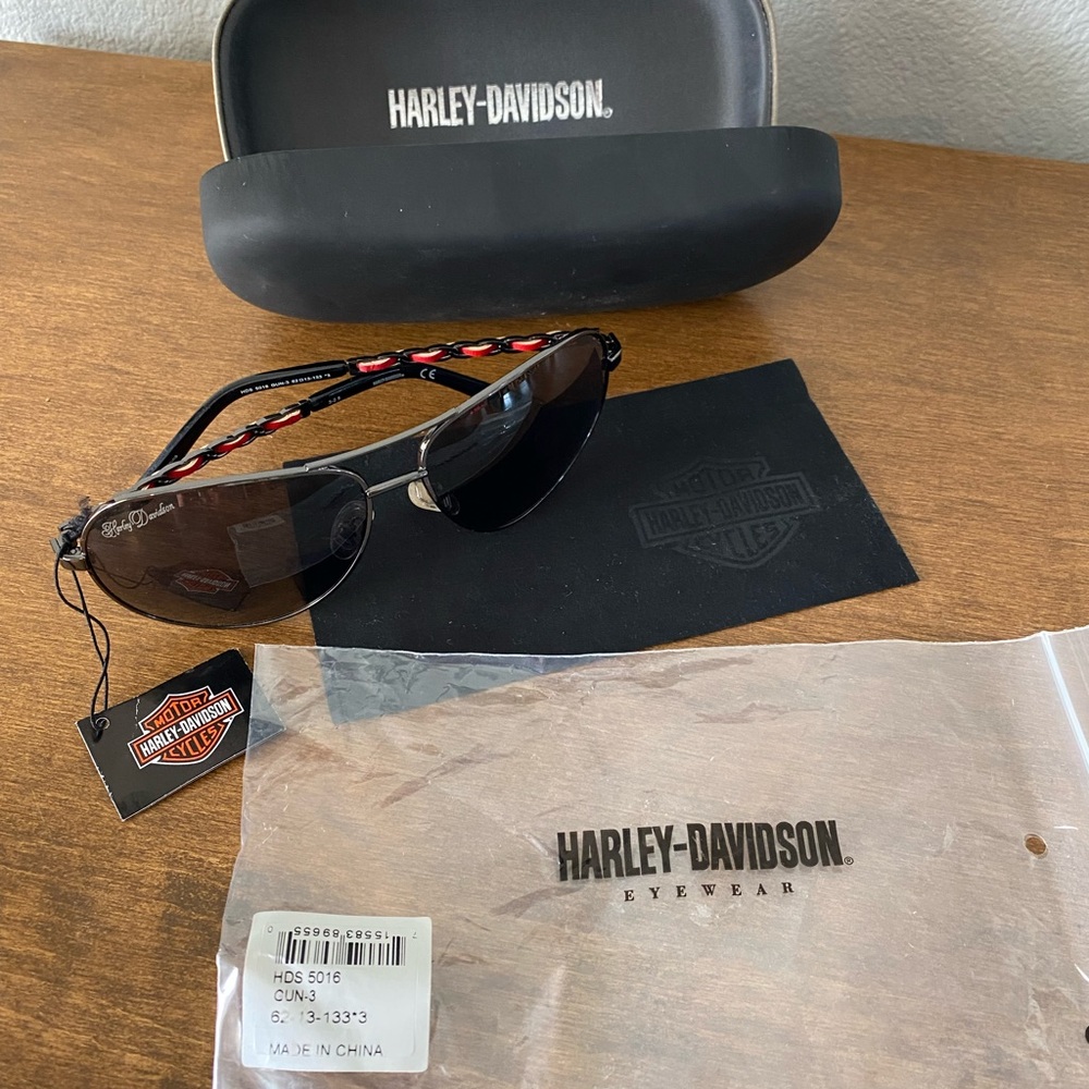 Harley-Davidson Black and Red Sunglasses